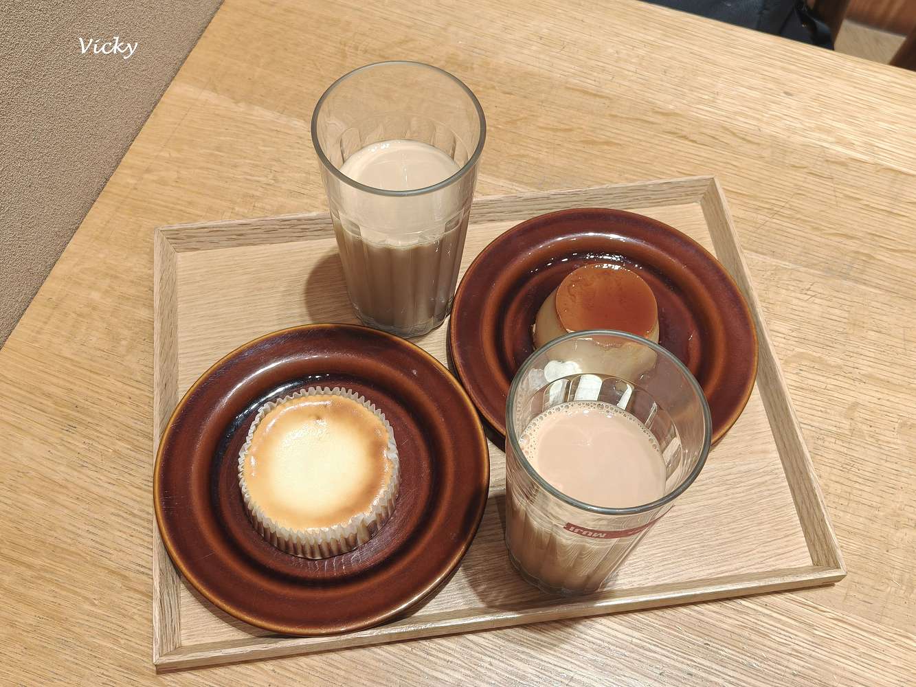 高雄岡山景點推薦︱MUJI 無印良品 岡山門巿：全台首間獨立路面店！獨家台灣瀕危動物玻璃杯、超大在地小市集與質感咖啡廳