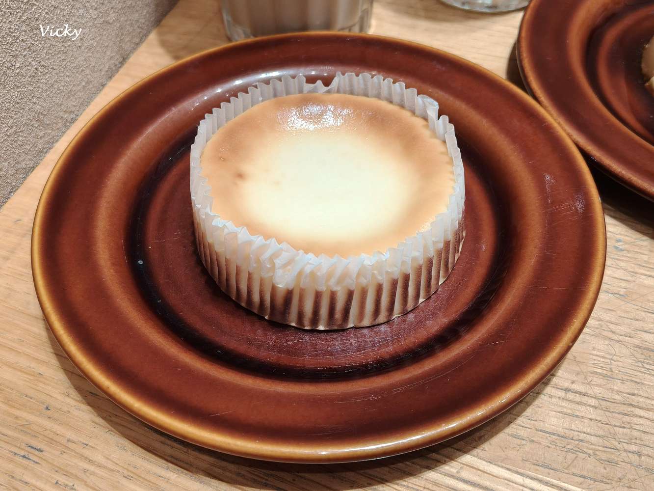 高雄岡山景點推薦︱MUJI 無印良品 岡山門巿：全台首間獨立路面店！獨家台灣瀕危動物玻璃杯、超大在地小市集與質感咖啡廳