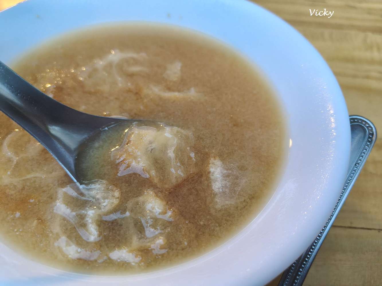 台南美食︱沙淘宮前鄭家菜粽：中西區老饕必吃傳統早餐，大樹下品嚐糯米與花生香的在地時光