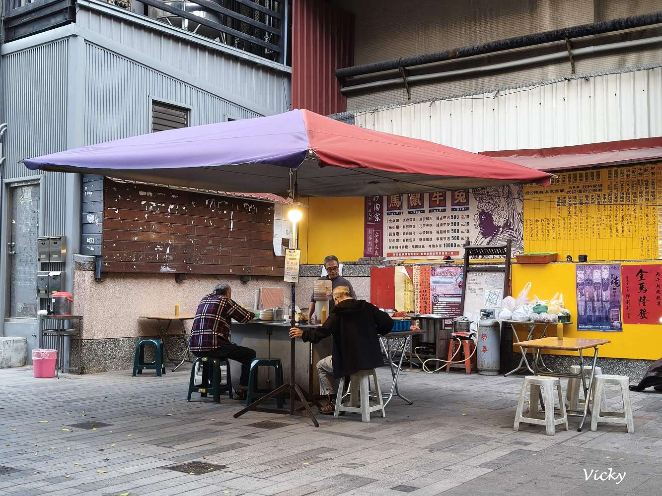 台南美食︱沙淘宮前鄭家菜粽：中西區老饕必吃傳統早餐，大樹下品嚐糯米與花生香的在地時光