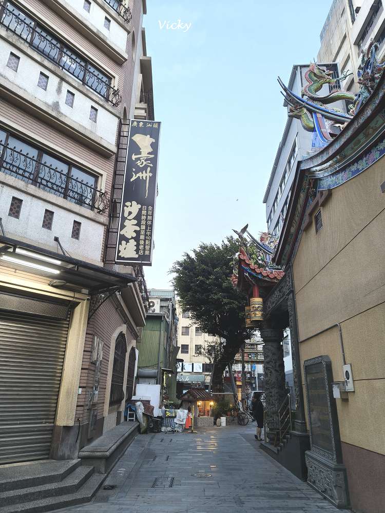 台南美食︱沙淘宮前鄭家菜粽：中西區老饕必吃傳統早餐，大樹下品嚐糯米與花生香的在地時光
