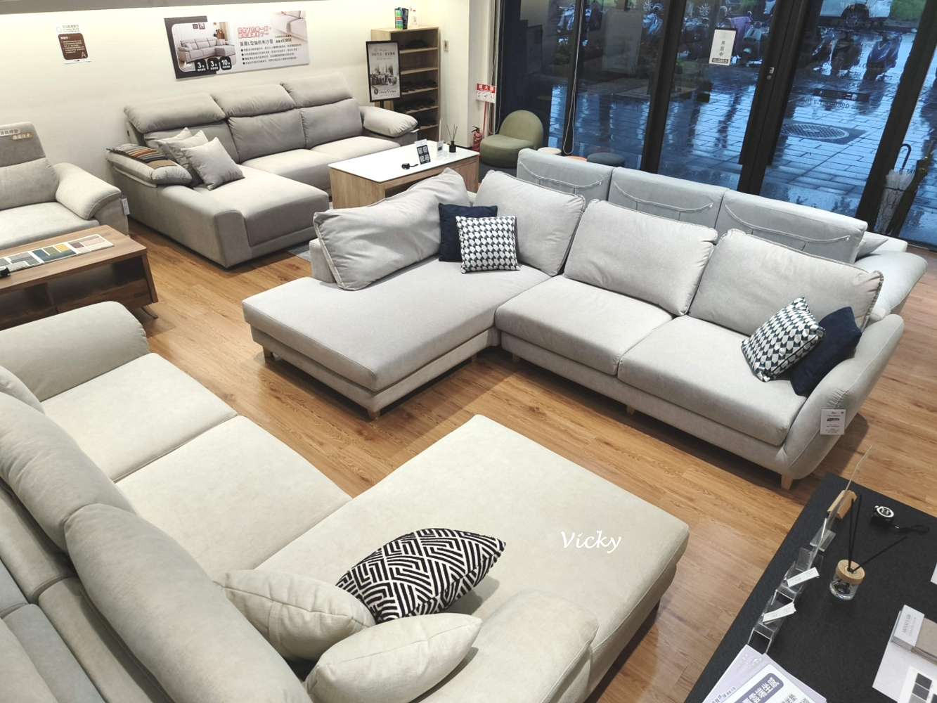 台南家具店推薦︱YKS 沙發 台南展示體驗館：精選 5 款必看人氣美學客製化沙發，從尺寸面料到坐感為您量身打造