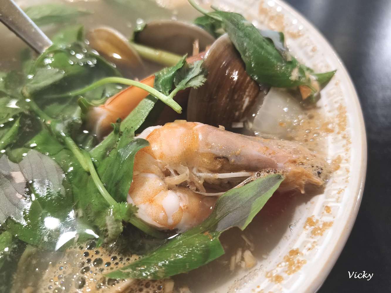 台南東區美食︱曼谷小熊：正對文化中心停車場超方便！高CP值泰味，綠咖哩、椒麻雞必點推薦，附菜單