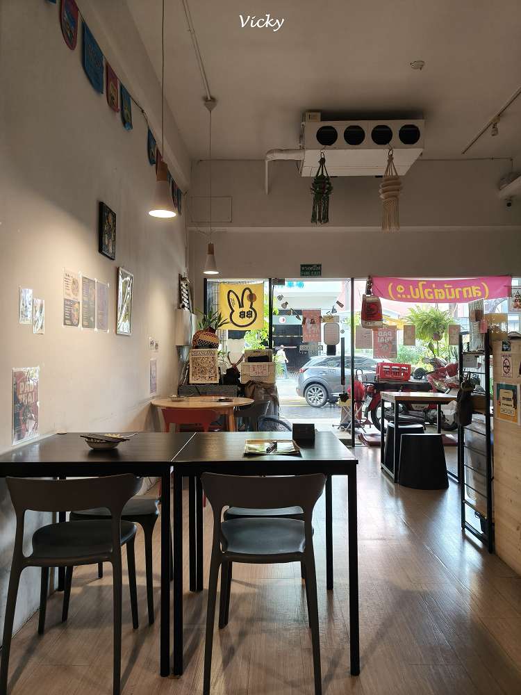 台南東區美食︱曼谷小熊：正對文化中心停車場超方便！高CP值泰味，綠咖哩、椒麻雞必點推薦，附菜單