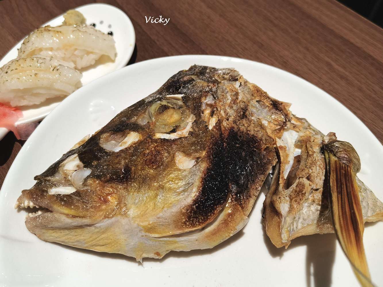 台南美食｜穆木 臺灣魚生魚片：極致鮮甜庫克山帝王鮭與驚喜烤魚頭，隱藏版小店用餐真實心得！