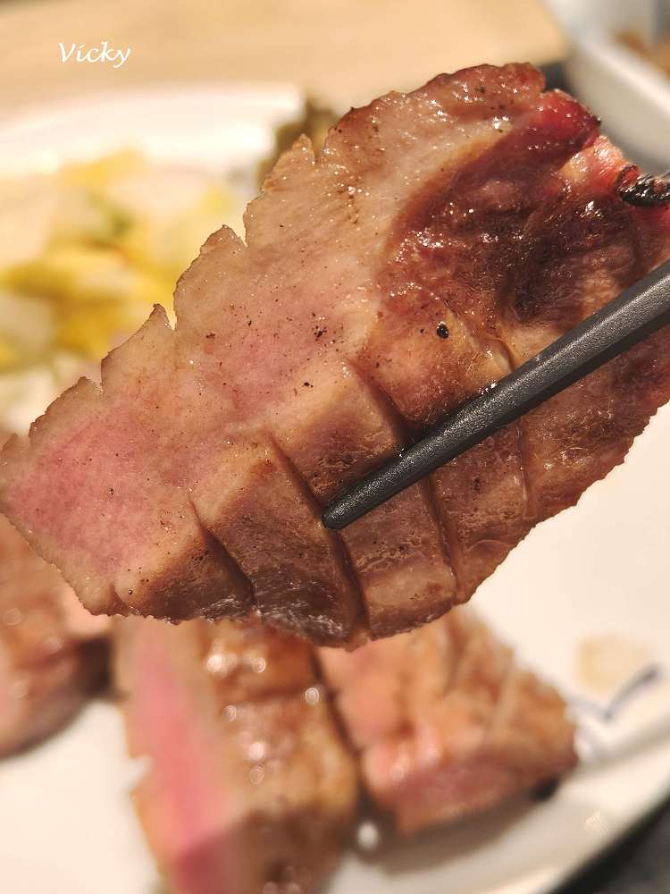 熊本美食︱利久牛舌櫻町熊本店！一家四口爆吃頂級「極厚切牛舌定食」，價格換算超划算！