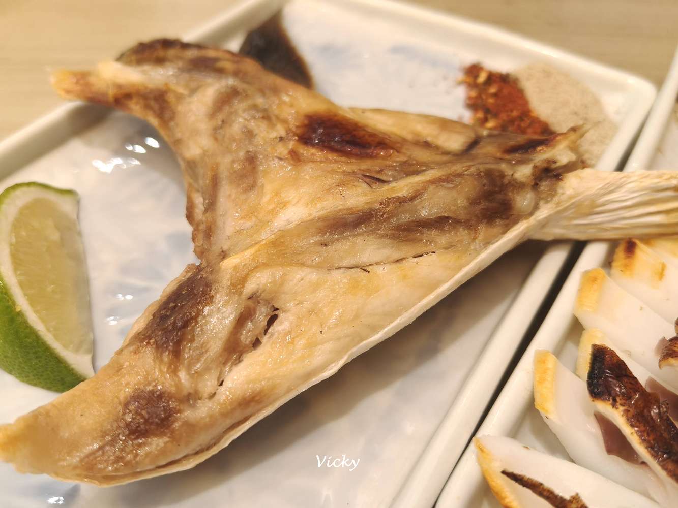 台南東區日式料理︱水恃 日式料理：新鮮生魚片與炙燒比目魚，入口即化的極致美味！