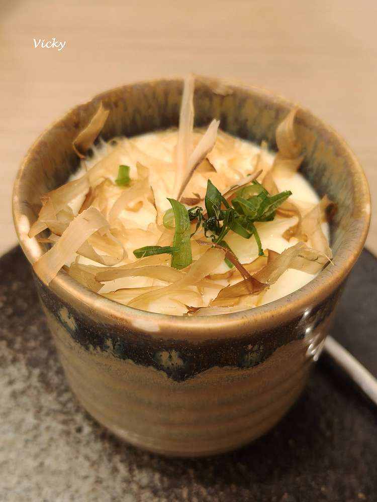 台南東區日式料理︱水恃 日式料理：新鮮生魚片與炙燒比目魚，入口即化的極致美味！