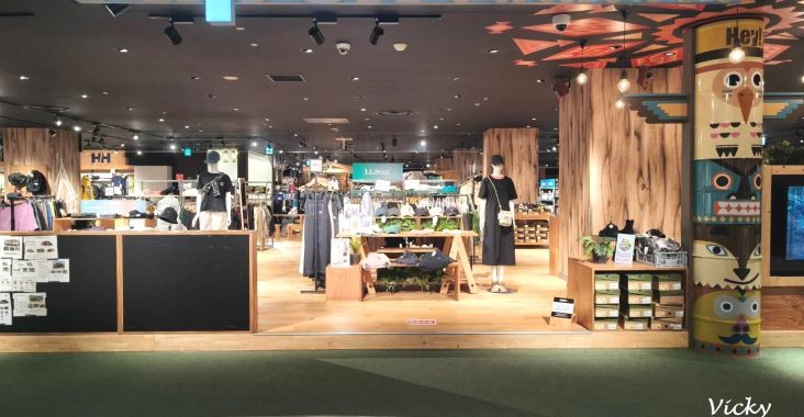 熊本鶴屋百貨內販售戶外潮流與露營裝備的 Alpen Outdoors 專櫃門市外觀。