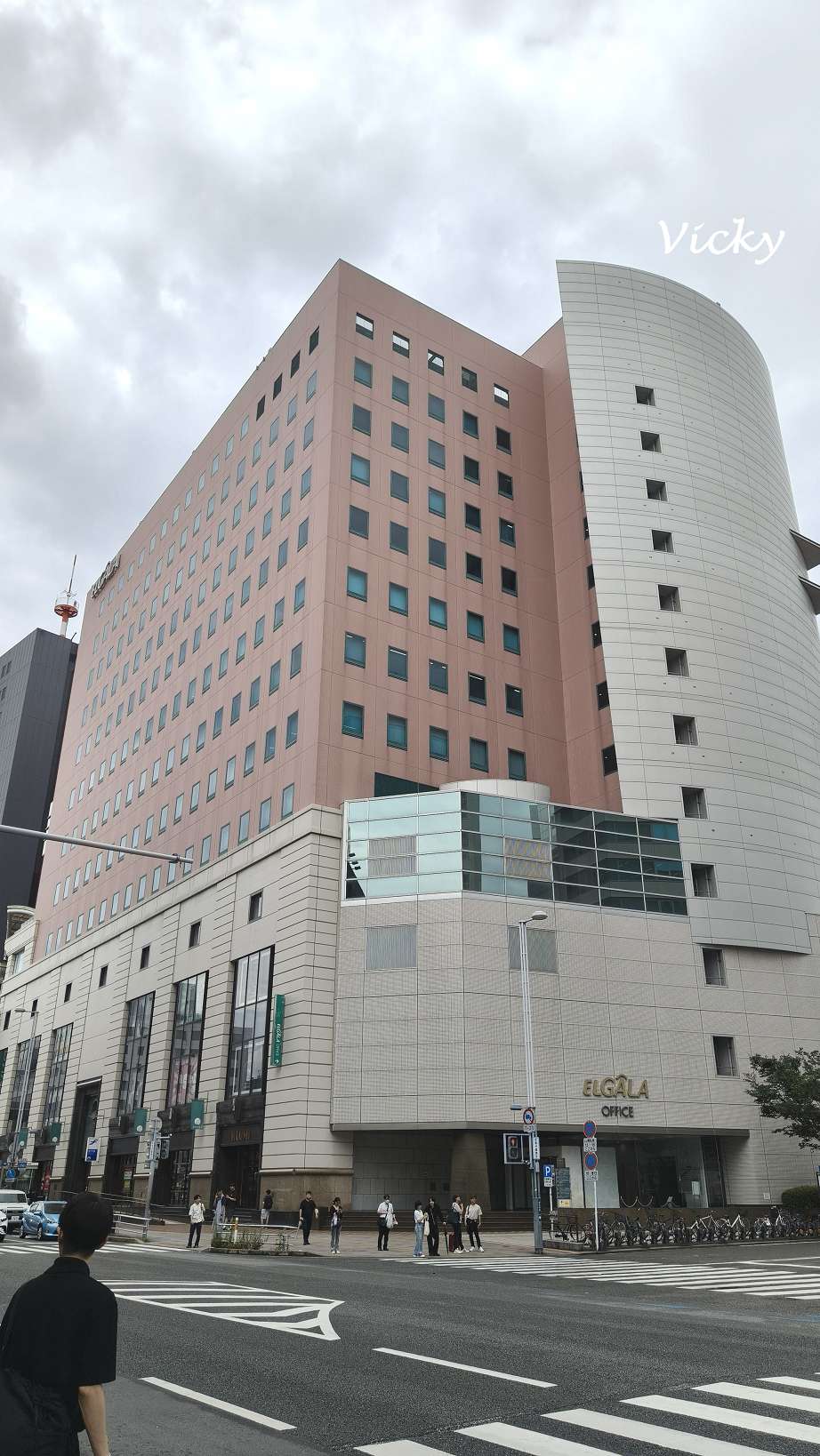 日本福岡天神大丸百貨東館 ELGALA 建築外觀與街景