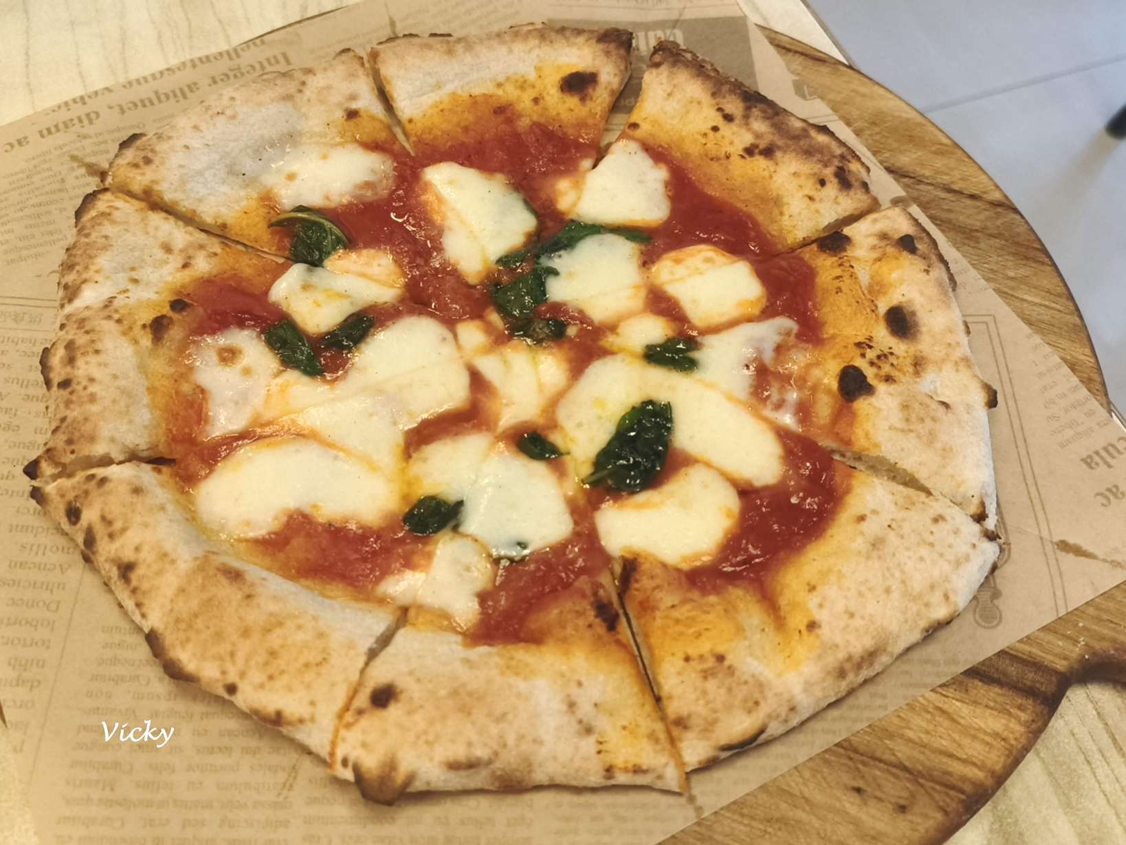 • 台南仁德二空美食來一片Pizza,APN職人創意大賽冠軍經典瑪格麗特披薩